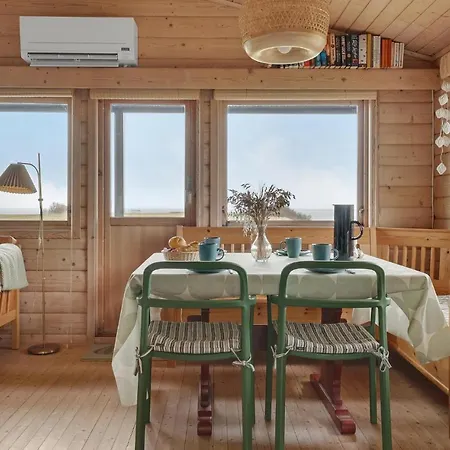 Feriehus Stunning In With Kitchen Vestervig