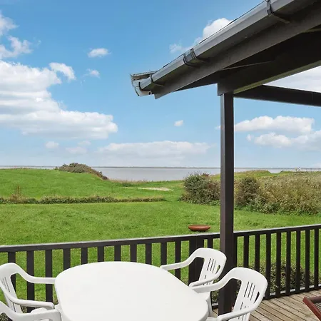Stunning In With Kitchen Holiday home *