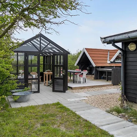 Ferienhaus Stunning In With Kitchen *